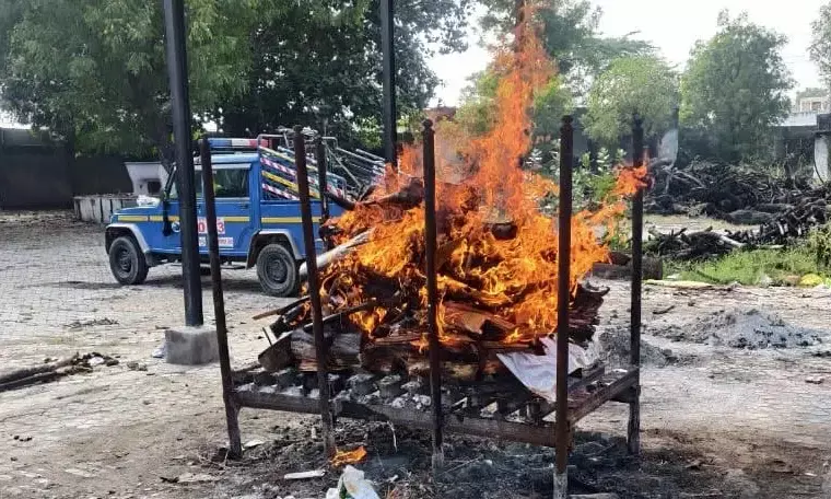 मृतक की नहीं हो पाई शिनाख्त करवाया अंतिम संस्कार