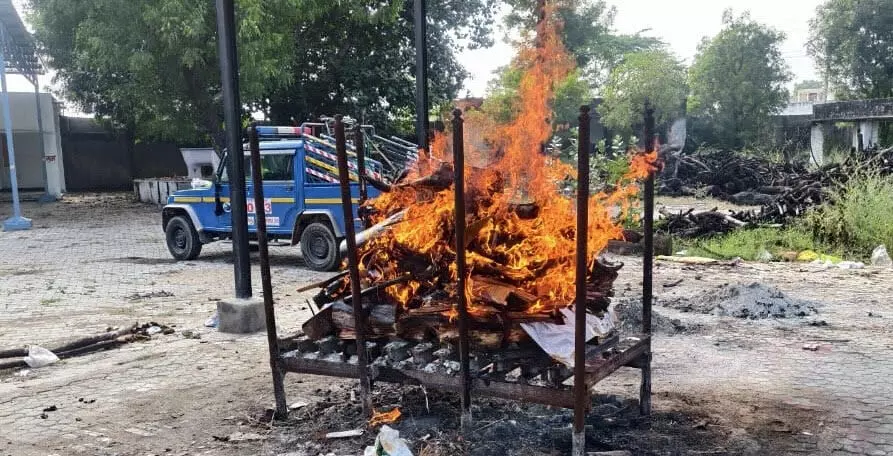 मृतक की नहीं हो पाई शिनाख्त करवाया अंतिम संस्कार