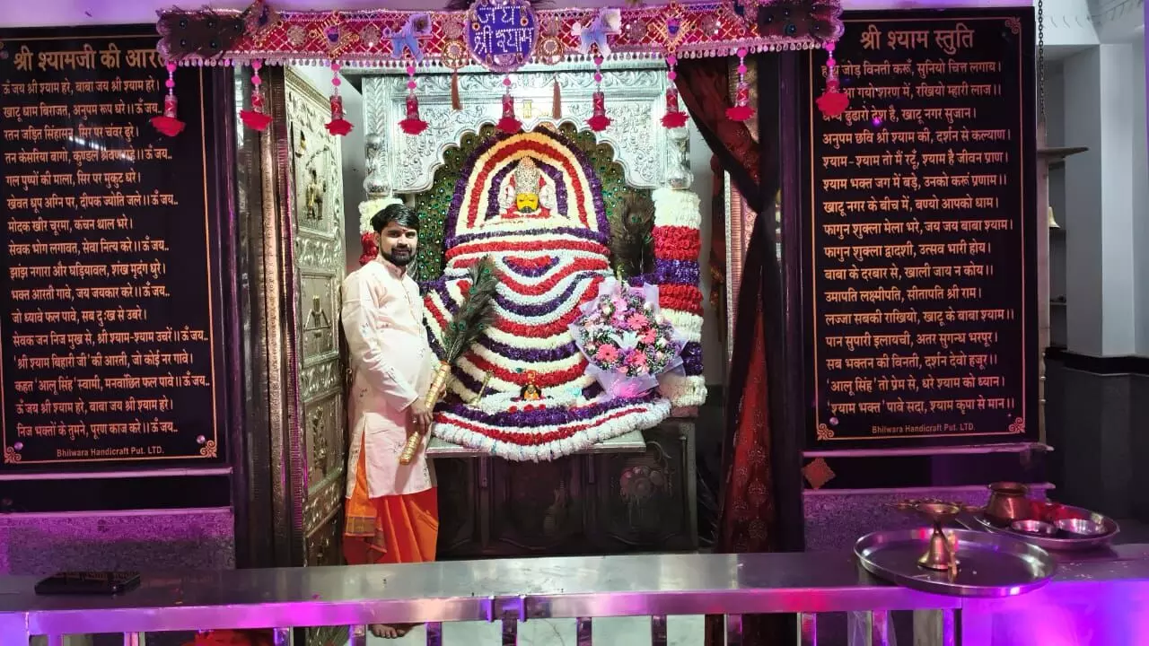 काशीपुरी धाम में हारे का सहारा श्याम बाबा हमारा के जयघोष से गूंजा जन्मोत्सव