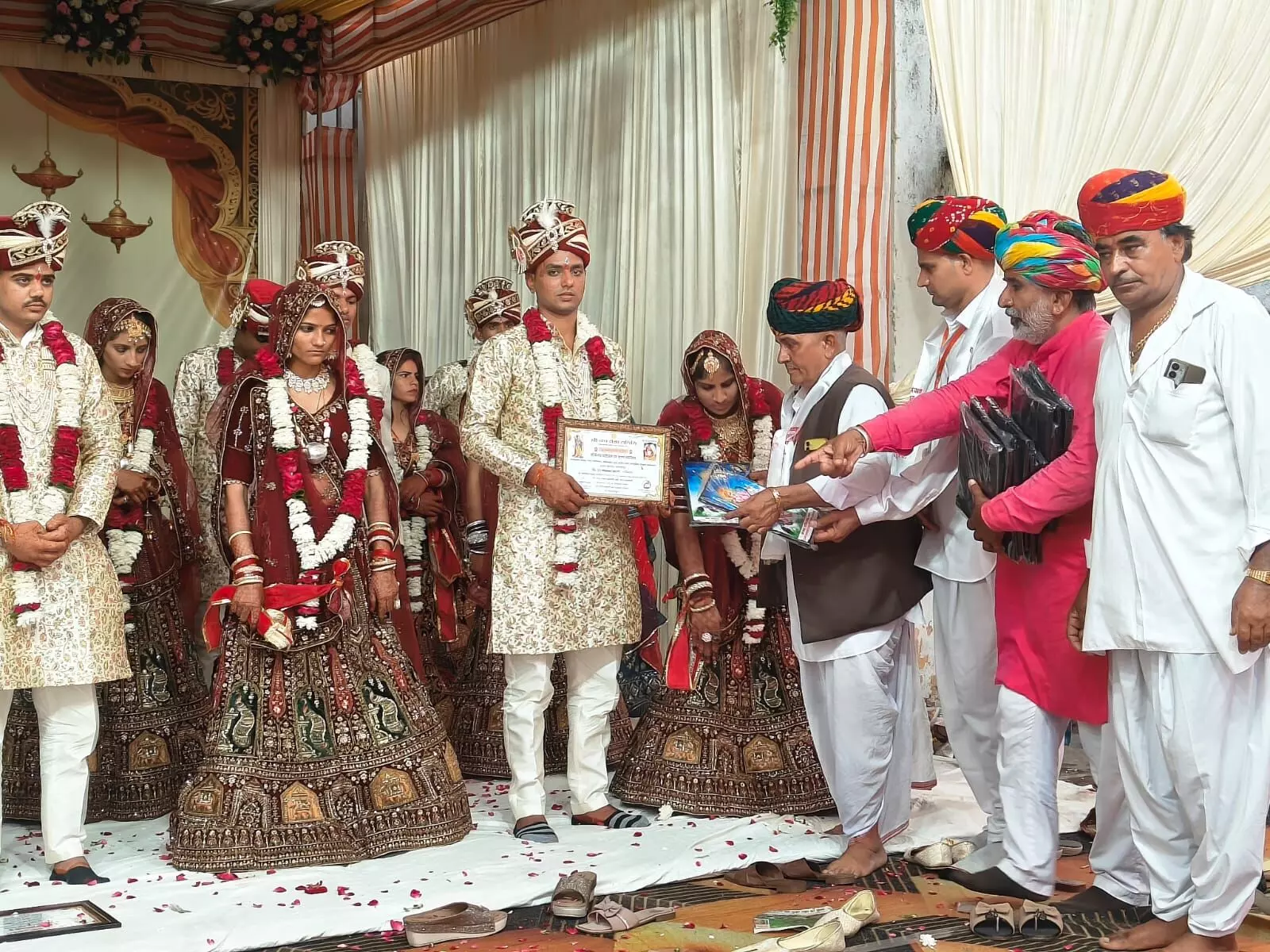 30 जोड़े बने एक-दूजे के हमसफर, सादगी से रचा इतिहास