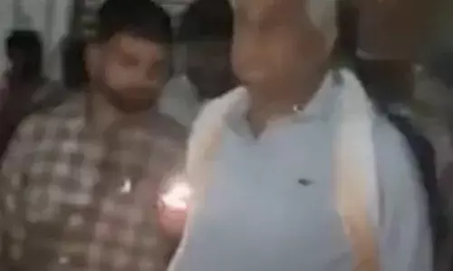 आर्मी स्कूल को सप्लाई होना था नकली घी — कृषि मंत्री किरोड़ीलाल की आधी रात छापेमारी में खुला बड़ा घोटाला आर्मी स्कूल को सप्लाई होना था नकली घी — कृषि मंत्री किरोड़ीलाल की आधी रात छापेमारी में खुला बड़ा घोटाला