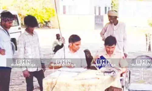 काका-भतीजे झगड़े, बचाव में आये दादा की कुल्हाड़ी मारकर हत्या, हमलावर फरार काका-भतीजे झगड़े, बचाव में आये दादा की कुल्हाड़ी मारकर हत्या, हमलावर फरार