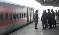 सीट पाने के लिए उड़ाई ट्रेन में बम की अफवाह, एटीएस की पूछताछ के बाद आरोपी युवक जेल भेजा गया