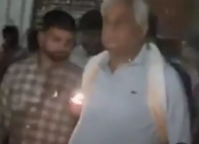 आर्मी स्कूल को सप्लाई होना था नकली घी — कृषि मंत्री किरोड़ीलाल की आधी रात छापेमारी में खुला बड़ा घोटाला आर्मी स्कूल को सप्लाई होना था नकली घी — कृषि मंत्री किरोड़ीलाल की आधी रात छापेमारी में खुला बड़ा घोटाला