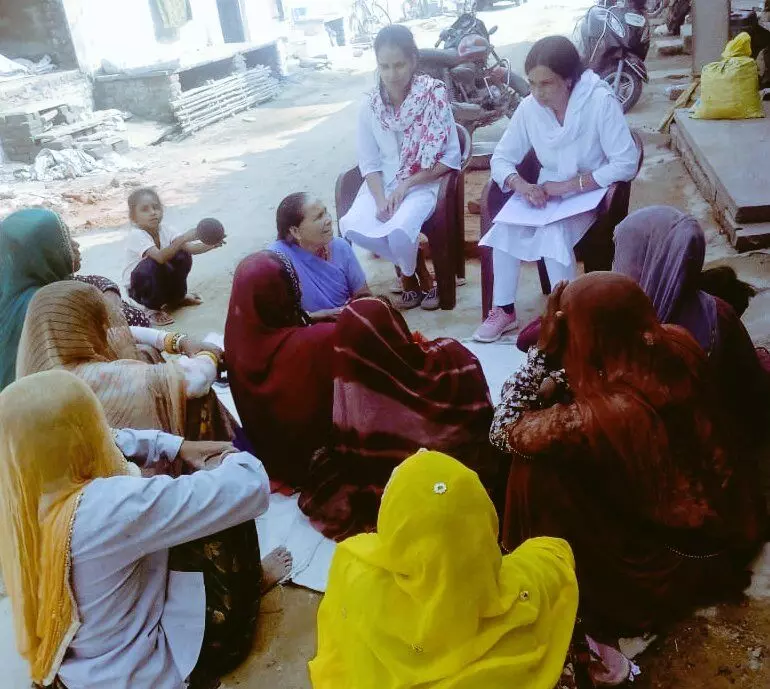 टीबी रोकथाम को लेकर रामपुरा बस्ती में मासिक बैठक, महिलाओं को दी गई जागरूकता