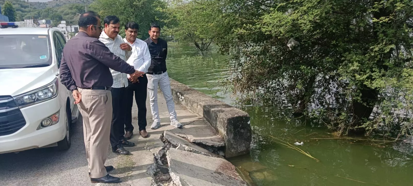 कलक्टर ने जलाशयों का किया निरीक्षण, सौंदर्यीकरण एवं पुनरुद्धार के निर्देश