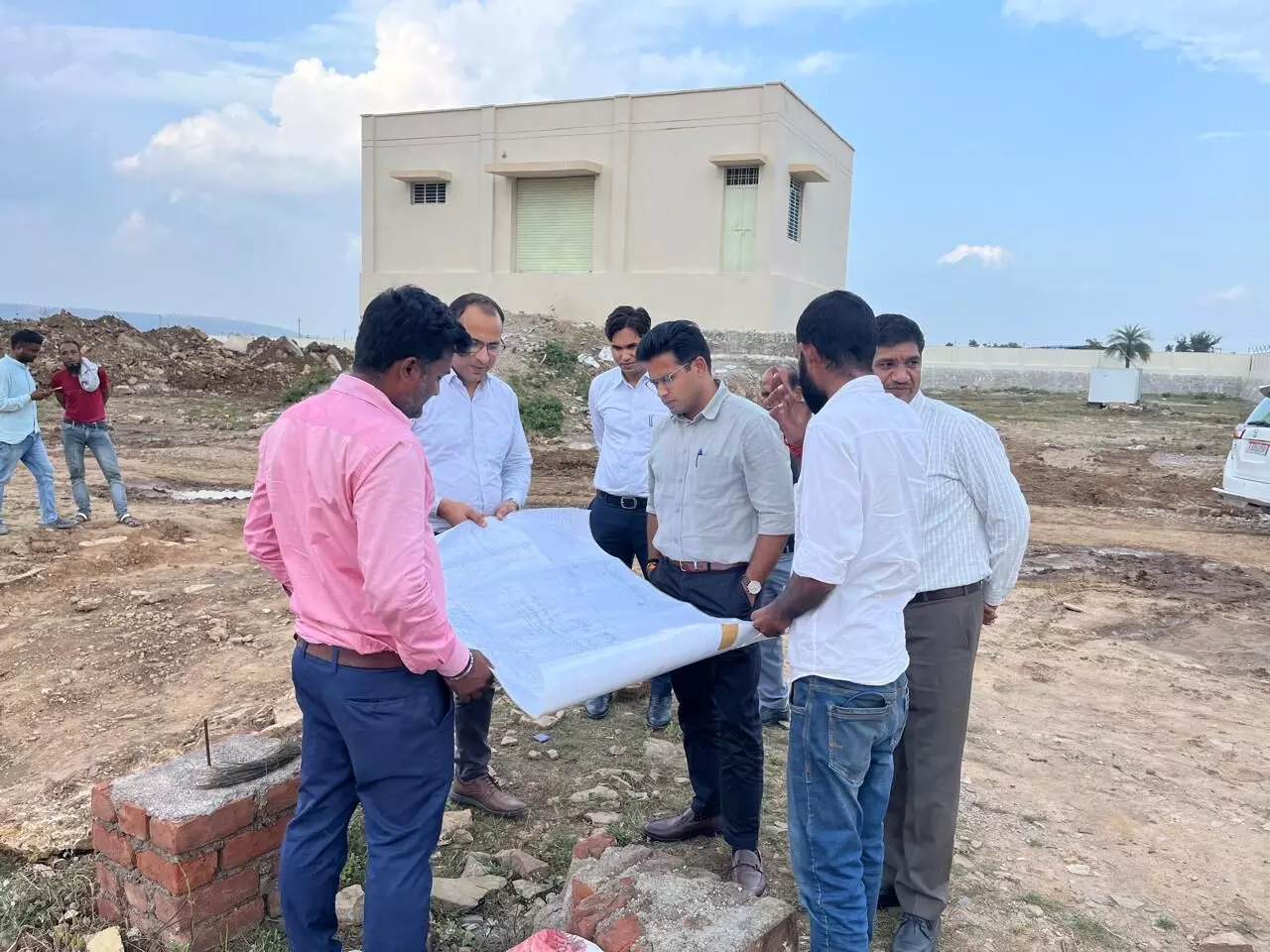 जिला कलक्टर ने किया तहसील एवं उपखण्ड कार्यालय क्षेत्रों का औचक निरीक्षण जिला कलक्टर ने किया तहसील एवं उपखण्ड कार्यालय क्षेत्रों का औचक निरीक्षण