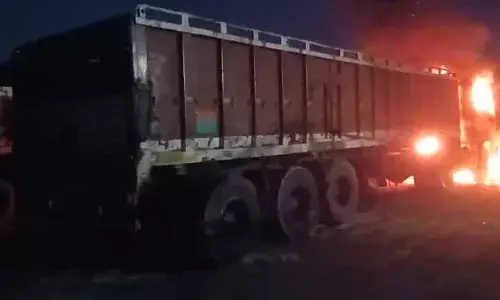 किशनगढ़ में पार्किंग में खड़े ट्रक में भीषण आग, सोते चालक की जलकर दर्दनाक मौत