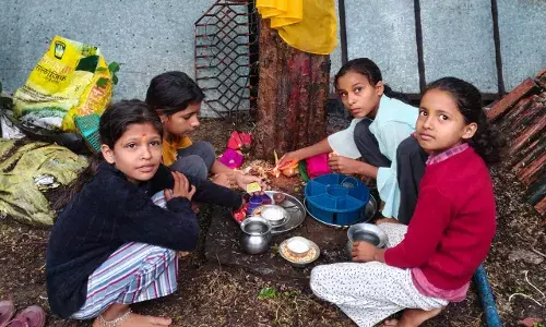 कार्तिक स्नान कर रही बालिकाओं ने की आंवली पूजन