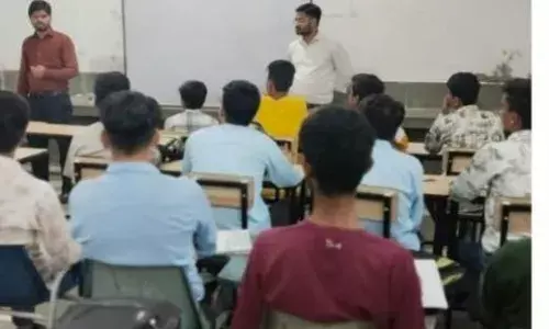 सीरत सराय में वक्फ संपत्तियों को ‘उम्मीद पोर्टल’ पर अपलोड करने का कार्य जारी सीरत सराय में वक्फ संपत्तियों को ‘उम्मीद पोर्टल’ पर अपलोड करने का कार्य जारी