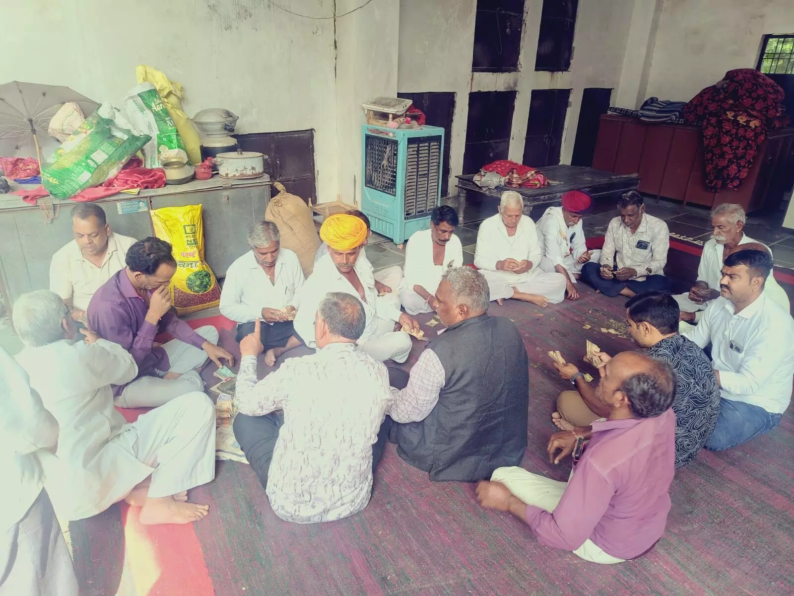 चंवरा हनुमान मंदिर के दान पात्र से निकली 1 लाख 55 हजार 80 रुपये की राशि चंवरा हनुमान मंदिर के दान पात्र से निकली 1 लाख 55 हजार 80 रुपये की राशि