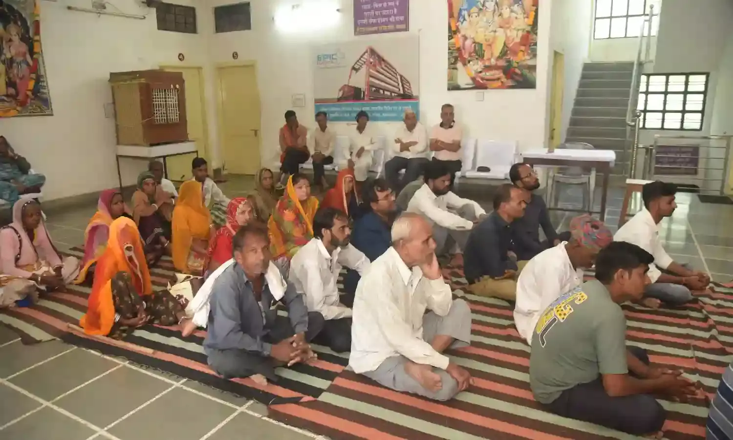 निशुल्क नेत्र जांच मोतियाबिंद ऑपरेशन शिविर में 55 रोगियों को दिया परामर्श