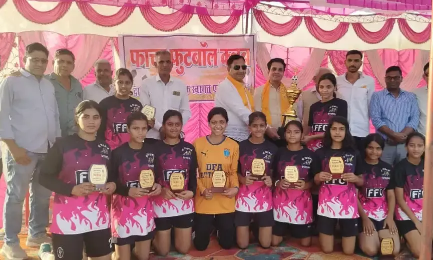 ओपन गर्ल्स फुटबॉल टूर्नामेंट संपन्न