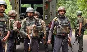 किश्तवाड़ में सुरक्षाबलों और आतंकियों के बीच मुठभेड़ जारी किश्तवाड़ में सुरक्षाबलों और आतंकियों के बीच मुठभेड़ जारी