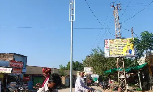 बड़लियास क्षेत्र में हाई मास्क लाईट लगने से क्षेत्रवासियों में खुशी बड़लियास क्षेत्र में हाई मास्क लाईट लगने से क्षेत्रवासियों में खुशी