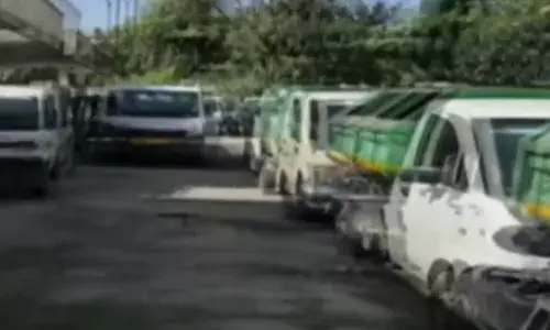 वेतन बढ़ाओ या सफाई भूल जाओ” — भीलवाड़ा में टिपर चालकों की हड़ताल, शहर की सांसों में घुलने लगी बदबू!