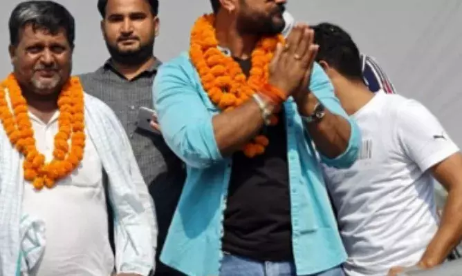 खेसारी की मुश्किलें, बंगले पर चलेगा बुलडोजर, महानगरपालिका ने भेजा नोटिस खेसारी की मुश्किलें, बंगले पर चलेगा बुलडोजर, महानगरपालिका ने भेजा नोटिस