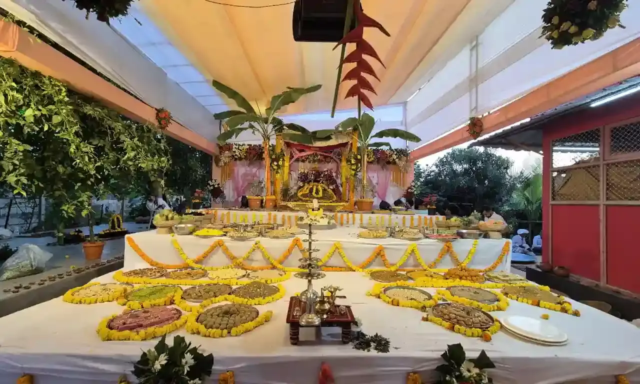 पूरे कार्तिक मास में महारामार्चना के साथ ठाकुरजी को अर्पित किये गए थे सवा कोटि तुलसी दल