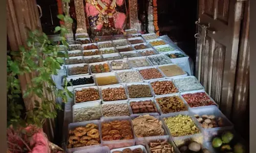 डांग मंदिर में सवा लाख दीपों से दीपदान, हनुमान जी को लगाया छप्पन भोग