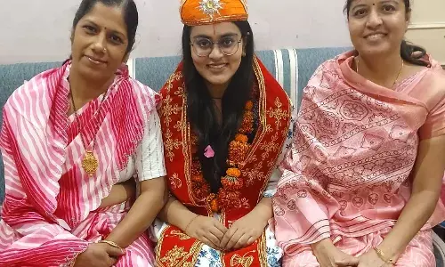 माहेश्वरी महिला मंडल ने सीए बनने पर गरिमा का किया स्वागत