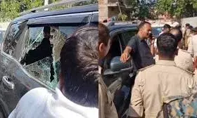 बिहार में दोपहर 1 बजे तक 32.31 प्रतिशत वोटिंग ,सीपीएम प्रत्याशी सत्येंद्र यादव की गाड़ी पर हमला बिहार में दोपहर 1 बजे तक 32.31 प्रतिशत वोटिंग ,सीपीएम प्रत्याशी सत्येंद्र यादव की गाड़ी पर हमला