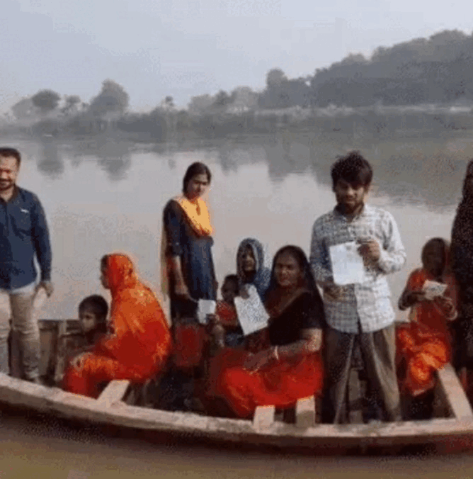 बिहारशरीफ में पर्ची बांटते चार बीजेपी कार्यकर्ता हिरासत में, 10 जिलों में EVM खराबी से मतदान प्रभावित