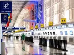 शटडाउन का 36वां दिन: 40 रूट्स पर उड़ानों में 10% कटौती, विमानन क्षेत्र पर बढ़ा दबाव शटडाउन का 36वां दिन: 40 रूट्स पर उड़ानों में 10% कटौती, विमानन क्षेत्र पर बढ़ा दबाव