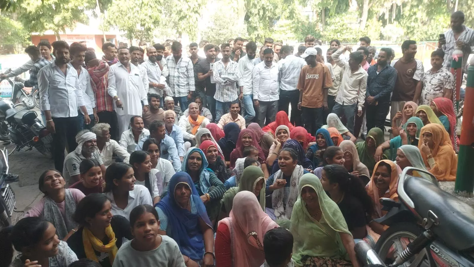 भीलवाड़ा में बाबा रामदेव मंदिर पर अतिक्रमण, स्थानीय निवासियों में रोष भीलवाड़ा में बाबा रामदेव मंदिर पर अतिक्रमण, स्थानीय निवासियों में रोष