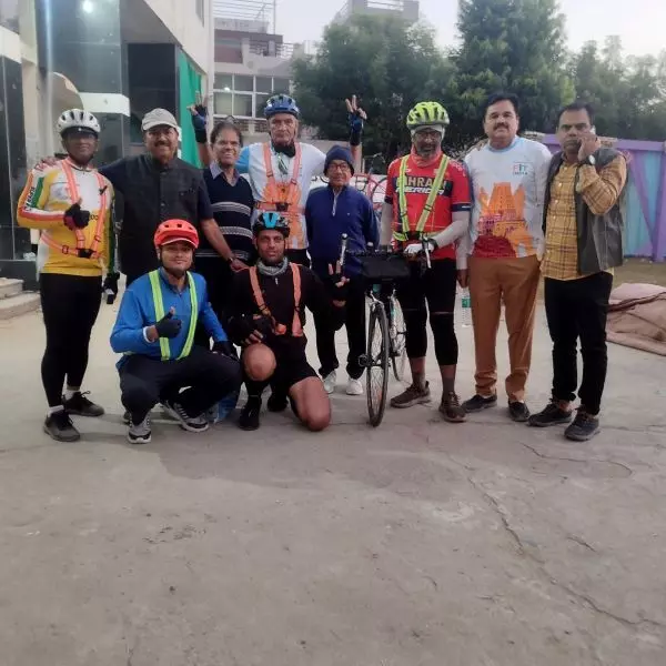 कश्मीर से कन्याकुमारी साइकिल रैली का भीलवाड़ा में हुआ  स्वागत