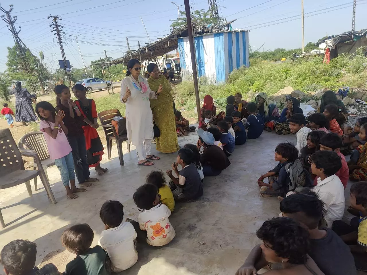 पश्चिमी राजस्थान महिला इकाई ने देव दिवाली पर बच्चों के साथ मनाई खुशियाँ