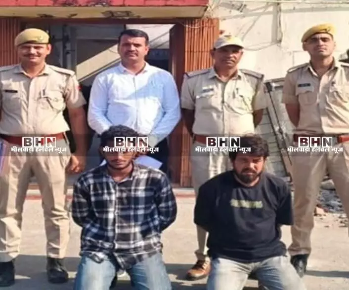 हिस्ट्रीशीटर और साथी तलवार व चाकू के साथ गिरफ्तार