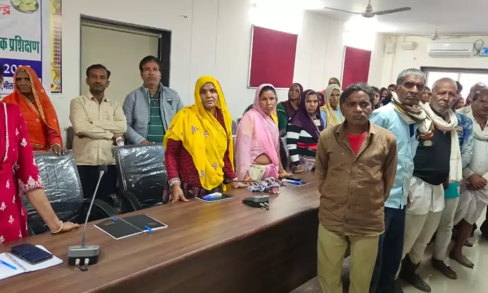 भगवान बिरसा मुंडा की जयंती पर कृषकों संग आयोजित हुआ जनजागरण कार्यक्रम