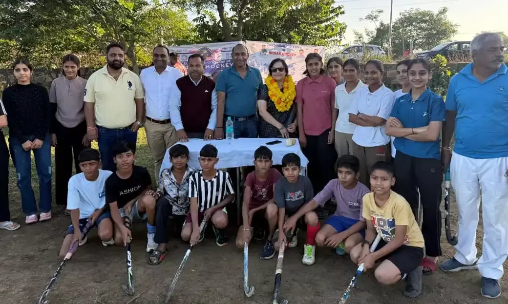 सवाईपुर में मनाया हॉकी इंडिया का 100 वां स्थापना दिवस सवाईपुर में मनाया हॉकी इंडिया का 100 वां स्थापना दिवस