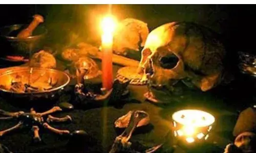 जादू-टोना की आशंका पर अपनी ही मां को मार डाला,वो मांगती रही जान की भीख... जादू-टोना की आशंका पर अपनी ही मां को मार डाला,वो मांगती रही जान की भीख...