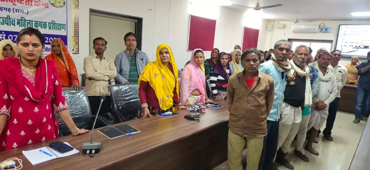 भगवान बिरसा मुंडा की जयंती पर कृषकों संग आयोजित हुआ जनजागरण कार्यक्रम