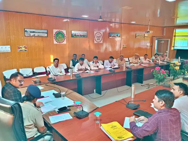 सड़क हादसों की रोकथाम पर गंभीर है सरकार, कोई भी कोताही स्वीकार्य नहीं :हसीजा