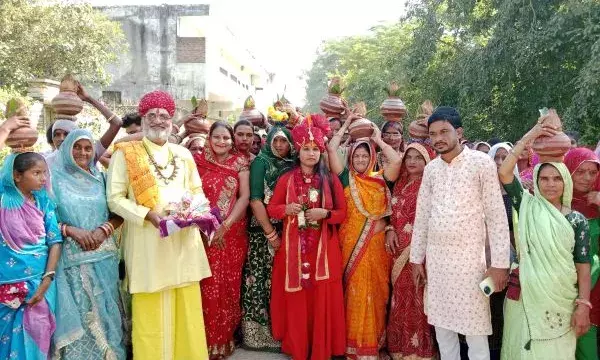 कलश यात्रा का आयोजन संपन्न