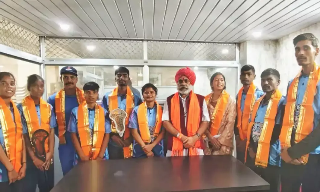 विधायक मीणा ने किया विधानसभा क्षेत्र के अंतरराष्ट्रीय लेक्रोज खिलाड़ियों का सम्मान विधायक मीणा ने किया विधानसभा क्षेत्र के अंतरराष्ट्रीय लेक्रोज खिलाड़ियों का सम्मान