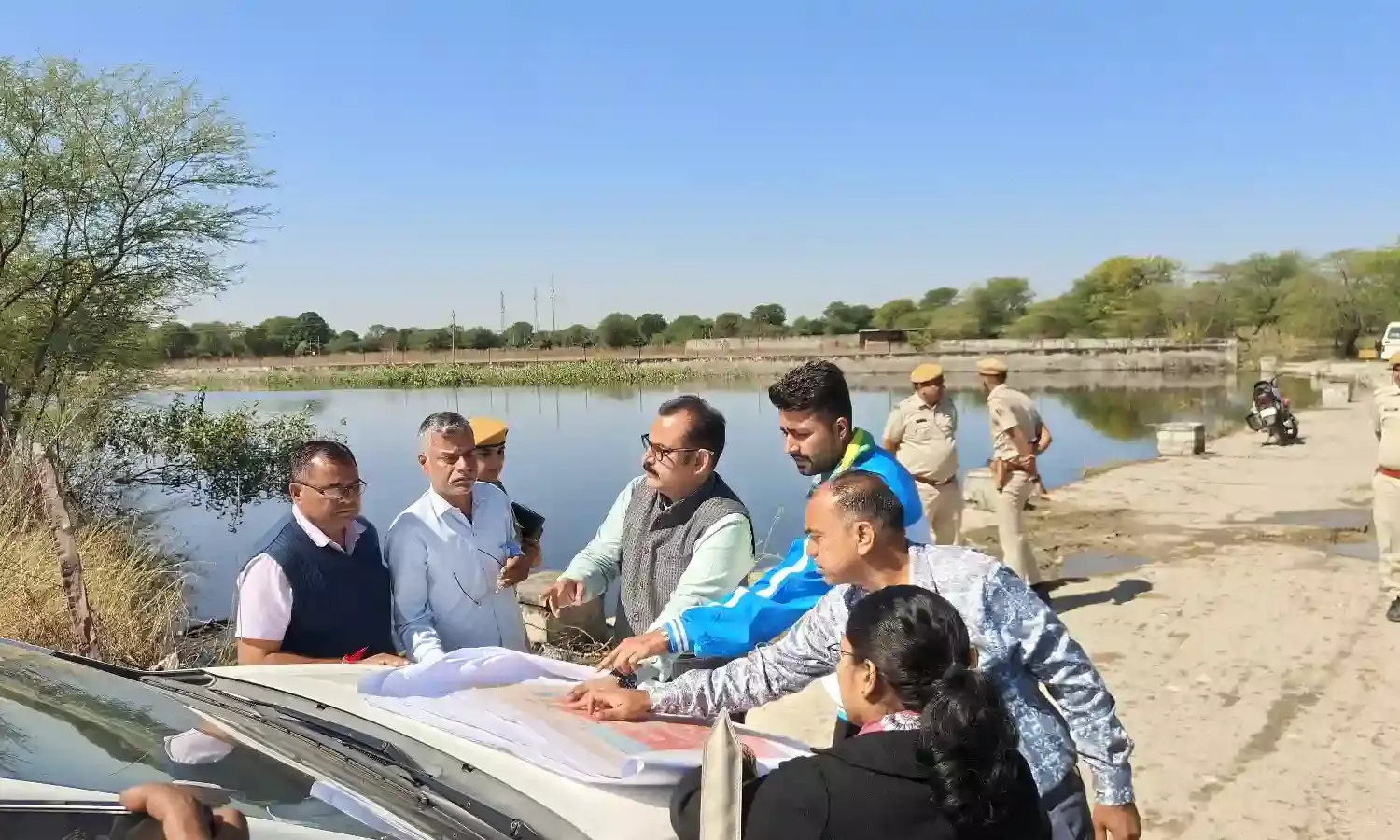 किसानों की मांग पर रात्रि में खोले गए बांध के छह गेट, नदी तट पर सतर्कता बरतने की अपील