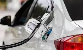 क्या सीएनजी वास्तव में ‘स्वच्छ ईंधन’ है? जानिए इस दावे की सच्चाई