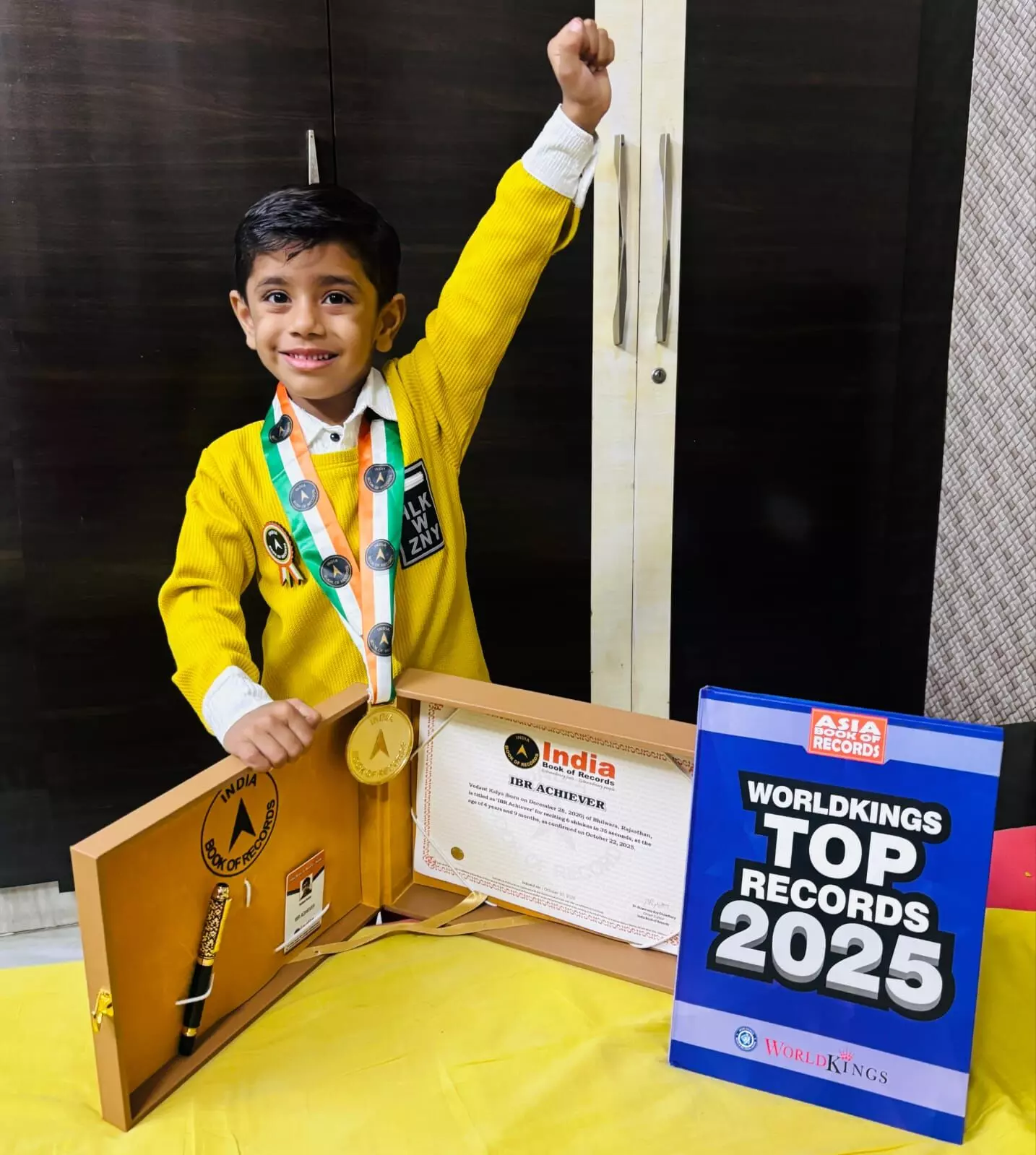 भीलवाड़ा के बाल प्रतिभा वेदांत ने किया कमाल, नाम दर्ज हुआ इंडिया बुक ऑफ रिकॉर्ड्स में भीलवाड़ा के बाल प्रतिभा वेदांत ने किया कमाल, नाम दर्ज हुआ इंडिया बुक ऑफ रिकॉर्ड्स में