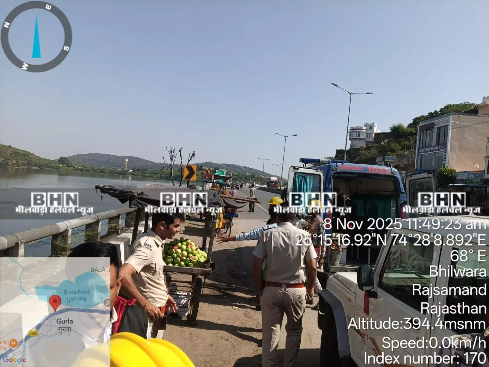 हाइवे 758 पर लॉरीया से वाहन पार्किंग होने से, दुर्घटना बचाव के लिए हाइवे से रेहड़ी-लॉरी हटाई हाइवे 758 पर लॉरीया से वाहन पार्किंग होने से, दुर्घटना बचाव के लिए हाइवे से रेहड़ी-लॉरी हटाई