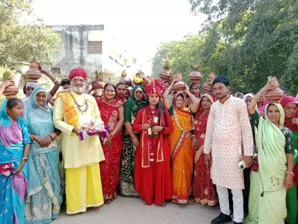 कलश यात्रा का आयोजन संपन्न