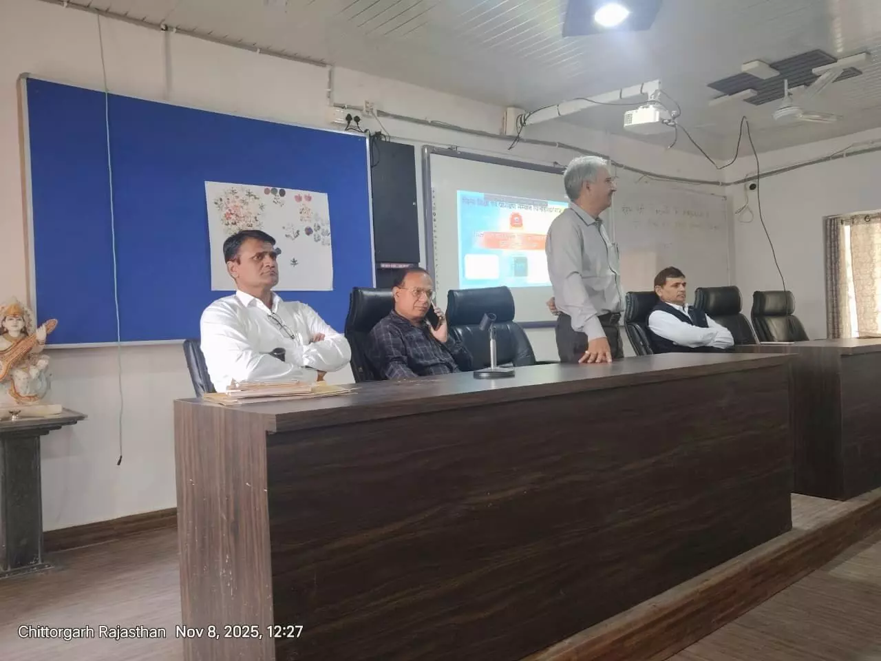 शिक्षकों को आत्मिक प्रगति के साथ कैरियर उन्मुख होना चाहिए —  शर्मा