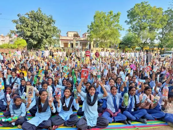 जिले को प्लास्टिक मुक्त बनाना हमारा प्रयास, यह तभी संभव जब हर व्यक्ति की हो भागीदारी :सीईओ बैरवा जिले को प्लास्टिक मुक्त बनाना हमारा प्रयास, यह तभी संभव जब हर व्यक्ति की हो भागीदारी :सीईओ बैरवा