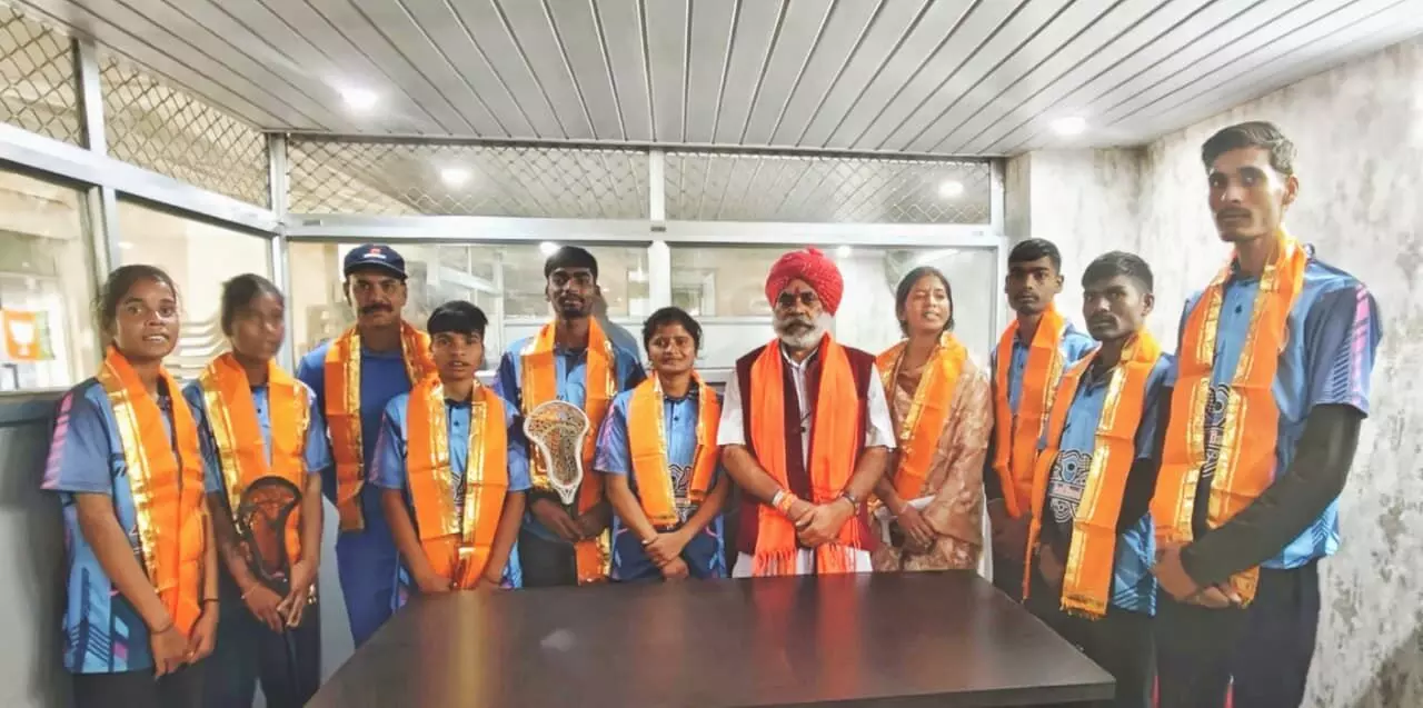 विधायक  मीणा ने किया विधानसभा क्षेत्र के अंतरराष्ट्रीय लेक्रोज खिलाड़ियों का सम्मान