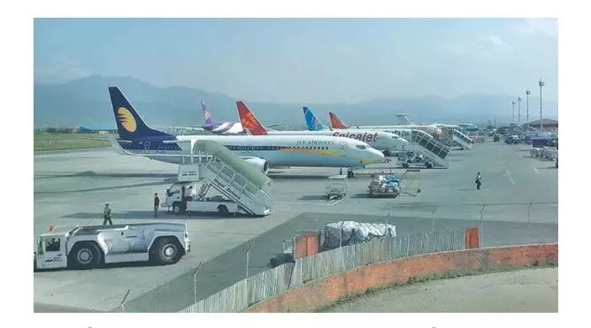 थम गए विमानों के पहिए... दिल्ली के बाद अब काठमांडू एयरपोर्ट पर भी आई तकनीकी दिक्कत थम गए विमानों के पहिए... दिल्ली के बाद अब काठमांडू एयरपोर्ट पर भी आई तकनीकी दिक्कत