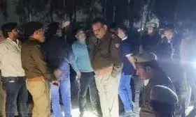 एटा में पूर्व बीजेपी सभासद की गोली मारकर हत्या, रेलवे ट्रैक के पास मिला खून से लथपथ शव एटा में पूर्व बीजेपी सभासद की गोली मारकर हत्या, रेलवे ट्रैक के पास मिला खून से लथपथ शव