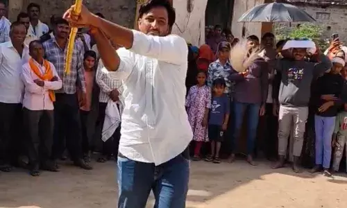 सोपुरा गांव में समाधि पूजन पर हुआ अखाड़ा प्रदर्शन, करतब देखकर दंग रह गए लोग