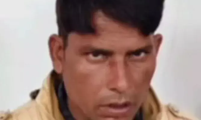 ट्रेन में मोबाईल चोरी करने वाला चित्तौड़गढ़ जीआरपी के हत्थे चढ़ा, भीलवाड़ा से गिरफ्तार ट्रेन में मोबाईल चोरी करने वाला चित्तौड़गढ़ जीआरपी के हत्थे चढ़ा, भीलवाड़ा से गिरफ्तार